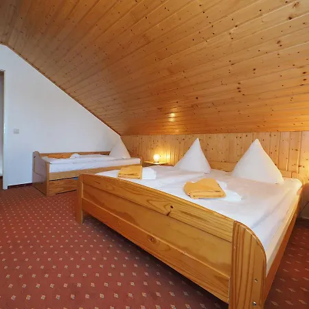 _89_ Haus Wald_idylle